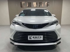 Toyota Sienna 2.5L Hybrid Luxury - ფოტო 2