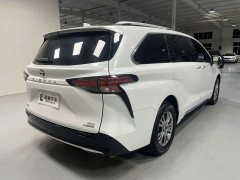 Toyota Sienna 2.5L Hybrid Luxury - ფოტო 4