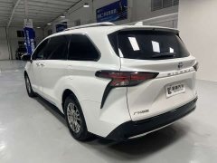 Toyota Sienna 2.5L Hybrid Luxury - ფოტო 6