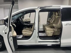Toyota Sienna 2.5L Hybrid Luxury - ფოტო 7