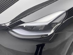 Tesla Model Y Rear-Wheel Drive - ფოტო 18