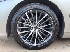 Lexus ES 300h Premium Edition - ფოტო 13