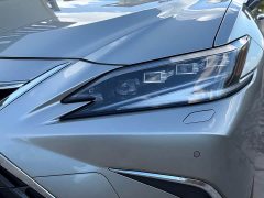 Lexus ES 300h Premium Edition - ფოტო 14
