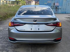 Lexus ES 300h Premium Edition - ფოტო 15