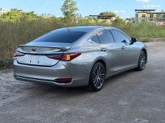 Lexus ES 300h Premium Edition - ფოტო 16