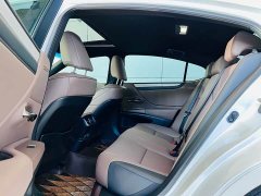 Lexus ES 200 Premium Edition - ფოტო 11