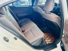 Lexus ES 200 Premium Edition - ფოტო 12