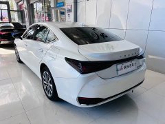 Lexus ES 200 Premium Edition - ფოტო 3