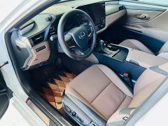 Lexus ES 200 Premium Edition - ფოტო 7