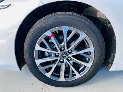 Lexus ES 200 Premium Edition - ფოტო 8