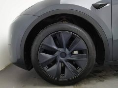 Tesla Model Y Rear-Wheel Drive - ფოტო 17