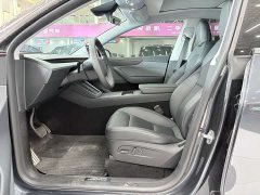 Tesla Model Y Rear-Wheel Drive - ფოტო 11