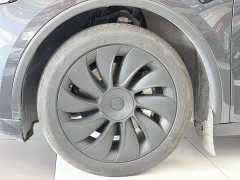 Tesla Model Y Rear-Wheel Drive - ფოტო 18