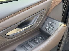 Toyota Vellfire Crown Hybrid 2.5L Graphite Gold Edition - ფოტო 10