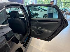 Volkswagen Passat Outstanding Edition 330TSI Elite - ფოტო 10