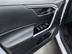 Toyota RAV4 2.0L CVT FWD Urban Edition - ფოტო 5