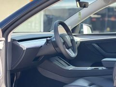 Tesla Model Y Rear-Wheel Drive - ფოტო 4