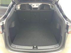 Tesla Model Y Rear-Wheel Drive - ფოტო 16