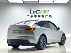 Tesla Model Y Rear-Wheel Drive - ფოტო 19