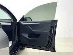 Tesla Model Y Rear-Wheel Drive - ფოტო 6