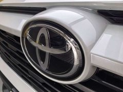 Toyota RAV4 2.0L CVT FWD Urban Edition - ფოტო 18