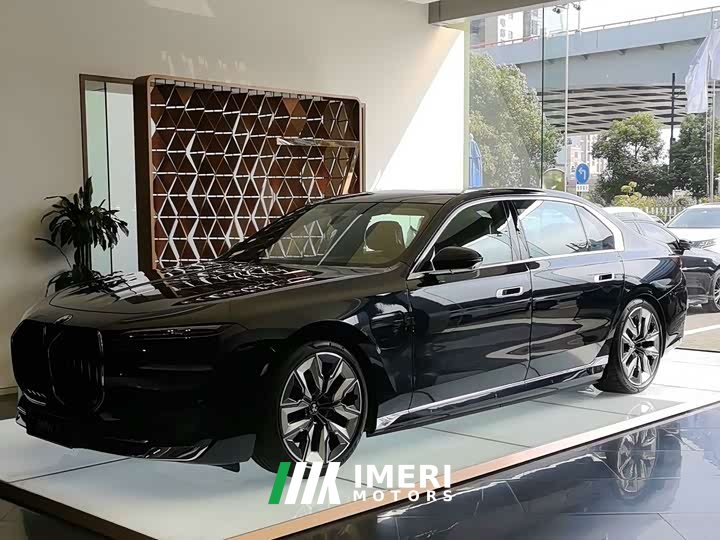 BMW i7 xDrive60L Luxury Package