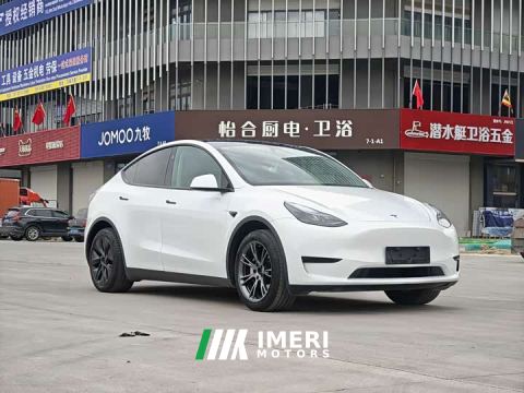 2024 Tesla Model Y Rear-Wheel Drive
