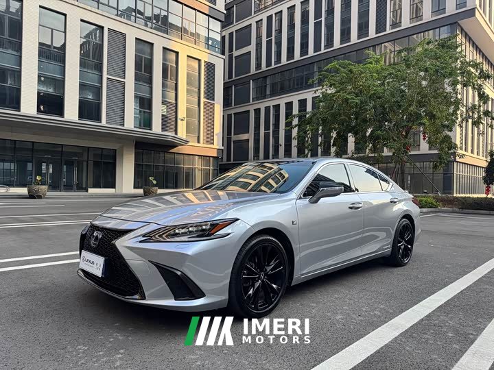 Lexus ES 300h F SPORT