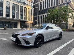 Lexus ES 300h F SPORT - ფოტო 1