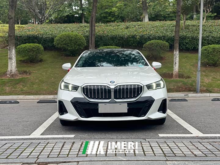 BMW 5 Series 530Li Luxury M Sport Package - ავტომობილი ჩინეთიდან