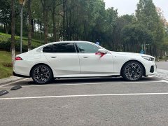 BMW 5 Series 530Li Luxury M Sport Package - ფოტო 5