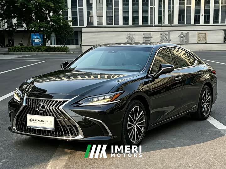 Lexus ES 300h Premium Edition