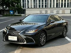 Lexus ES 300h Premium Edition - ფოტო 1