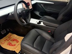 Tesla Model Y Rear-Wheel Drive - ფოტო 4