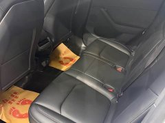 Tesla Model Y Rear-Wheel Drive - ფოტო 5