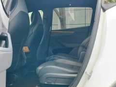 Tesla Model Y Long Range All-Wheel Drive - ფოტო 6
