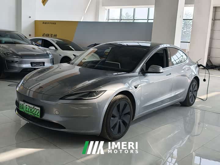 Tesla Model 3 Rear-Wheel Drive - автомобиль из Китая