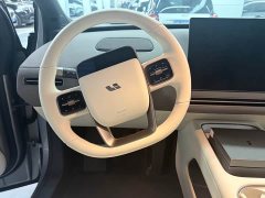 Li Auto i6 Two-wheel drive standard version - ფოტო 3