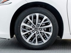 Lexus ES 200 Excellence Edition - ფოტო 10