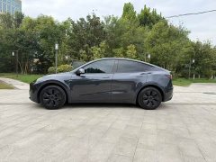 Tesla Model Y Rear-Wheel Drive - ფოტო 5