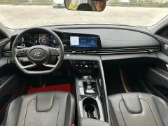 Hyundai Elantra 1.5L CVT Luxury - ფოტო 11