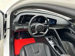 Hyundai Elantra 1.5L CVT Luxury - ფოტო 12