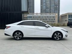 Hyundai Elantra 1.5L CVT Luxury - ფოტო 8