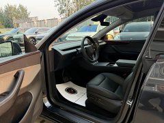 Tesla Model Y Rear-Wheel Drive - ფოტო 9