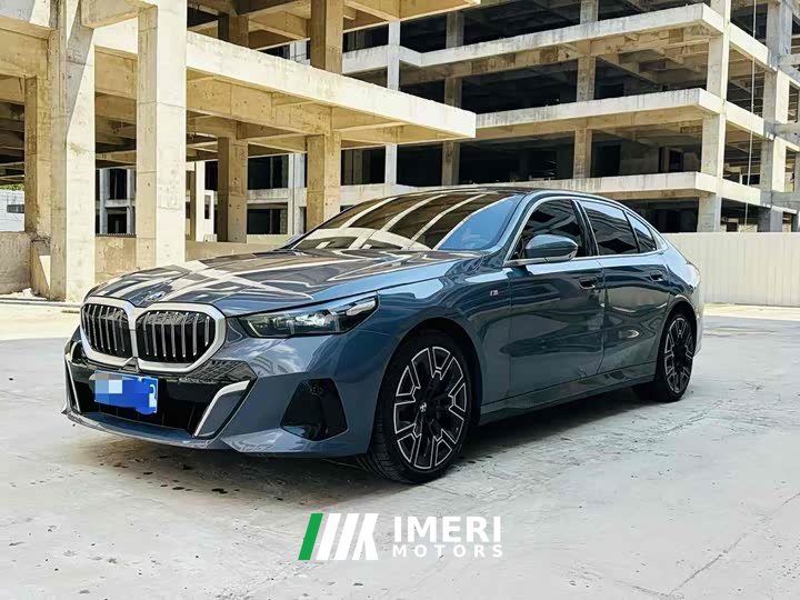 BMW 5 Series 530Li Luxury M Sport Package - ავტომობილი ჩინეთიდან