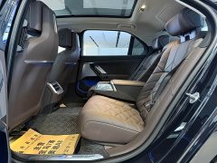 BMW 7 Series 735Li M Sport Package - ფოტო 11