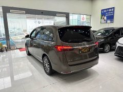Buick GL8 Land Business Class Comfort Edition - ფოტო 4