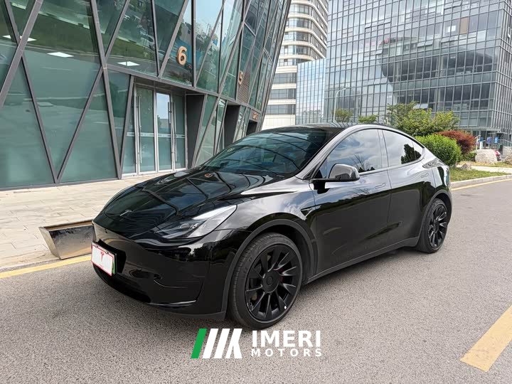 Tesla Model Y Long Range All-Wheel Drive