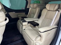 Toyota Alphard Hybrid 2.5L Premium Edition - ფოტო 16
