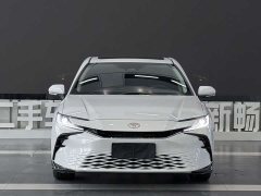 Toyota Camry Hybrid 2.0L HGVP Luxury - ფოტო 2